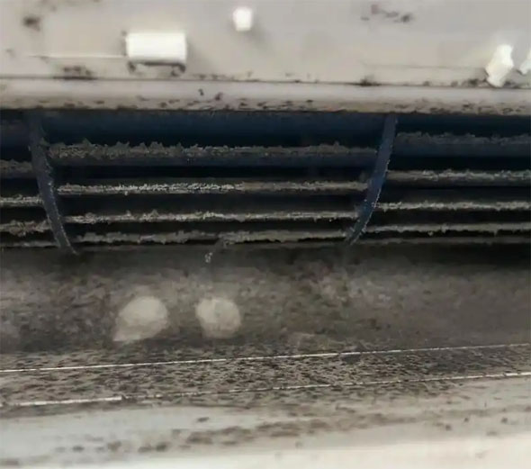 罗源空调吹的风有股烧焦味是怎么回事